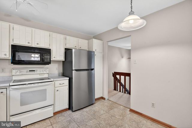 3807 HILLCREST DR, Columbia, PA 17512