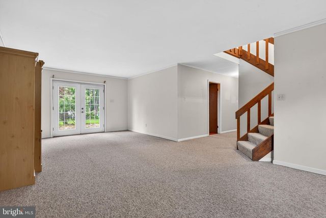 3807 HILLCREST DR, Columbia, PA 17512