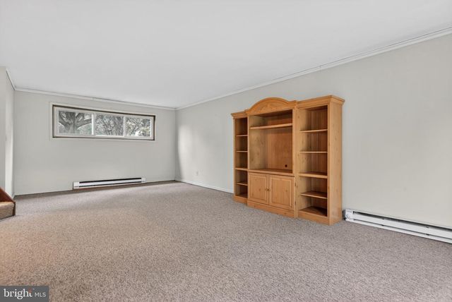 3807 HILLCREST DR, Columbia, PA 17512