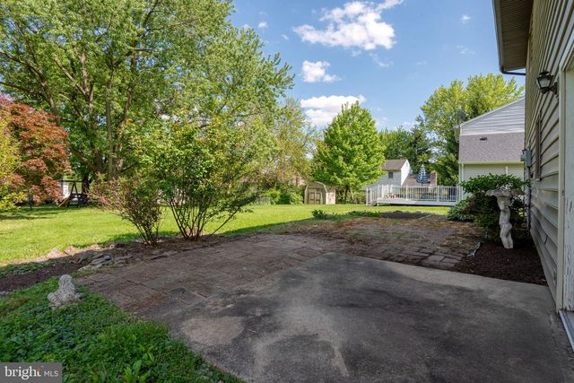 3807 HILLCREST DR, Columbia, PA 17512