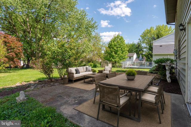 3807 HILLCREST DR, Columbia, PA 17512