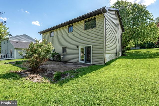 3807 HILLCREST DR, Columbia, PA 17512
