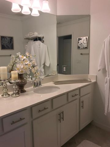 6070 National Boulevard 215, Ave Maria, FL 34142