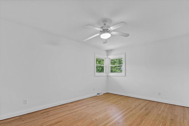 11318 N Glenwood DRIVE, Mequon, WI 53097