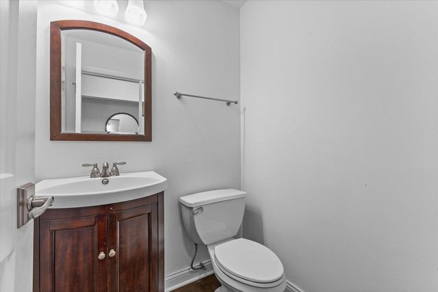 11318 N Glenwood DRIVE, Mequon, WI 53097