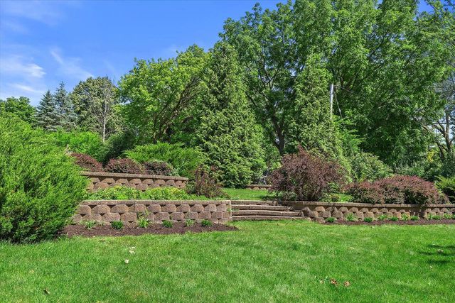 11318 N Glenwood DRIVE, Mequon, WI 53097