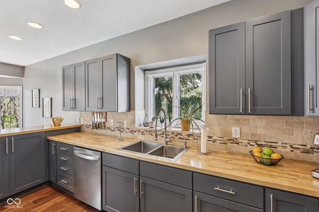 10276 Springstone Road, Fishers, IN 46055