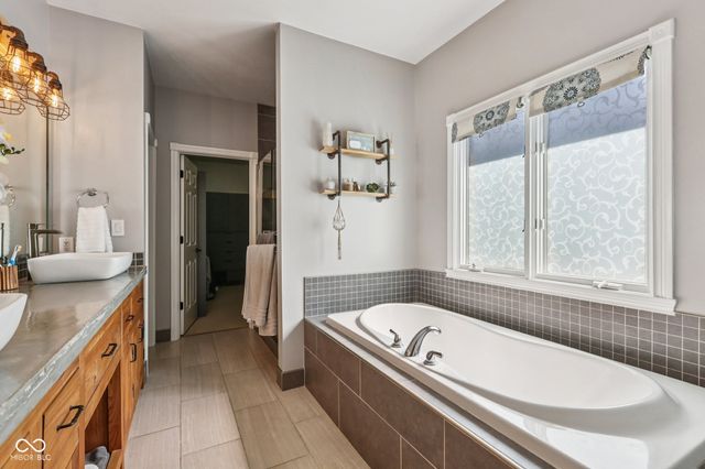 10276 Springstone Road, Fishers, IN 46055