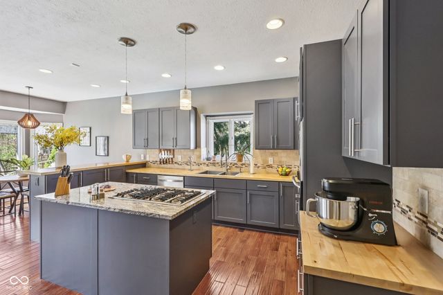 10276 Springstone Road, Fishers, IN 46055