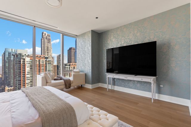 363 E Wacker Drive 2106, Chicago, IL 60601