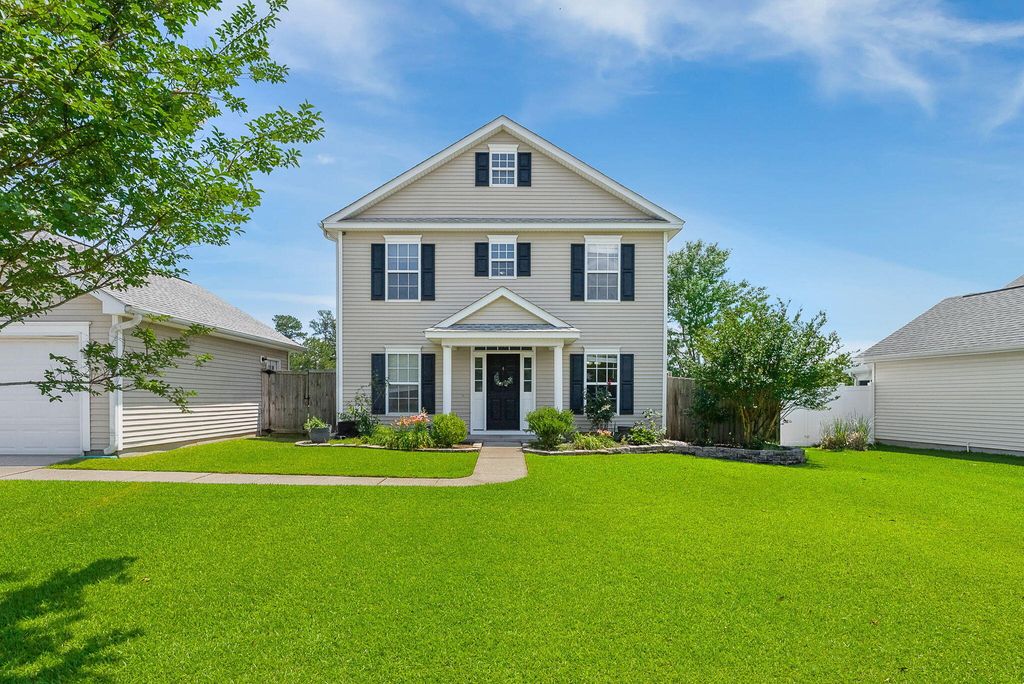 Image 1 of property listing at 303 Seneca River Drive, Summerville, SC 29485
