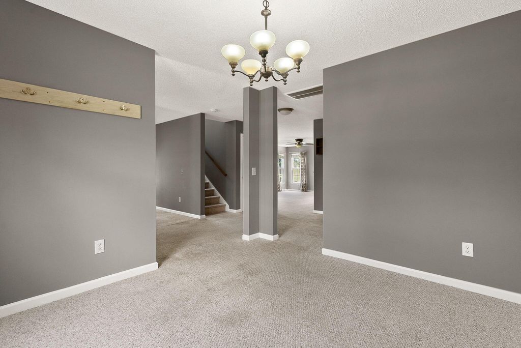 Image 13 of property listing at 303 Seneca River Drive, Summerville, SC 29485