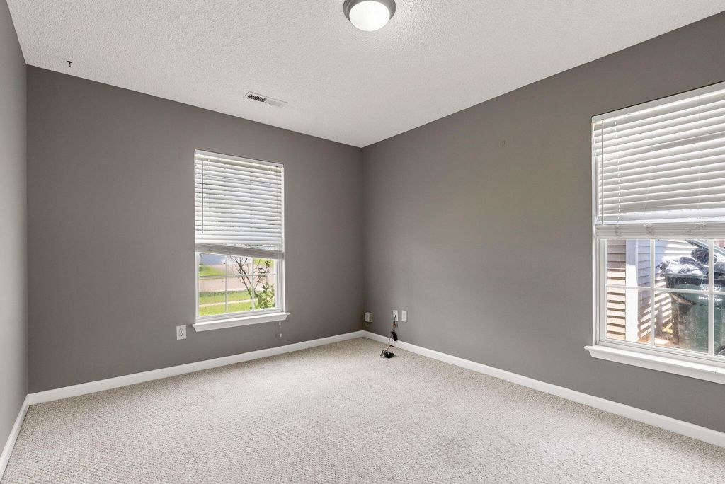 Image 15 of property listing at 303 Seneca River Drive, Summerville, SC 29485