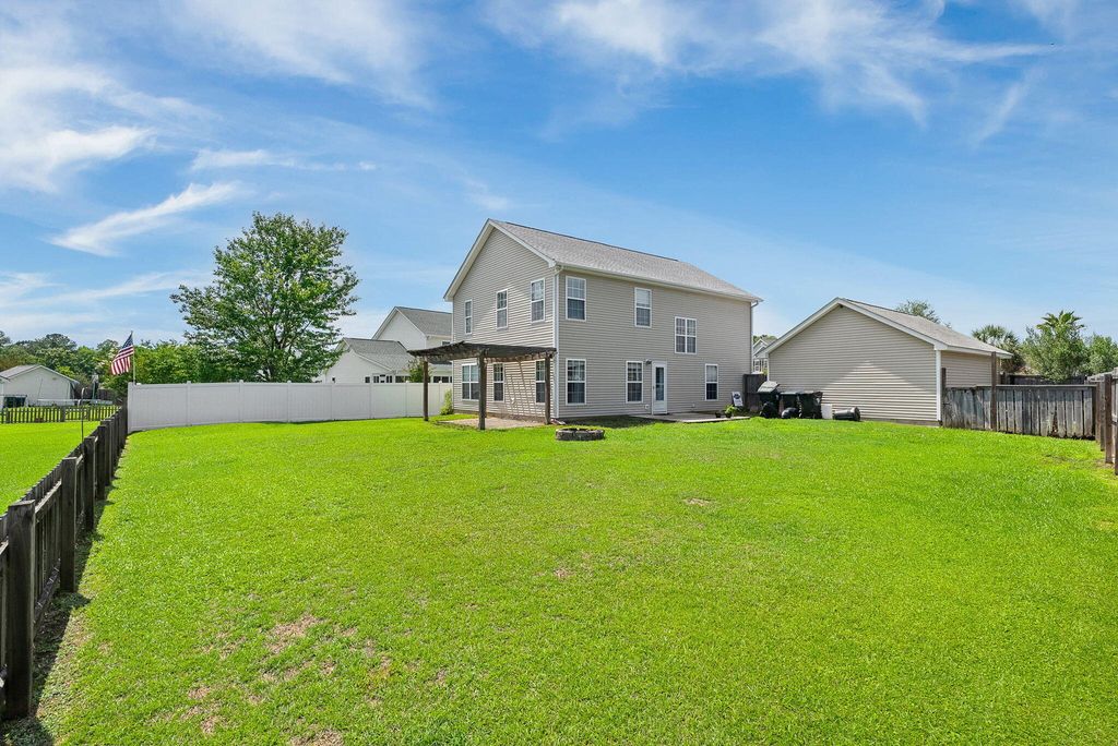Image 30 of property listing at 303 Seneca River Drive, Summerville, SC 29485