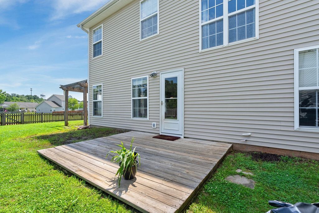 Image 31 of property listing at 303 Seneca River Drive, Summerville, SC 29485