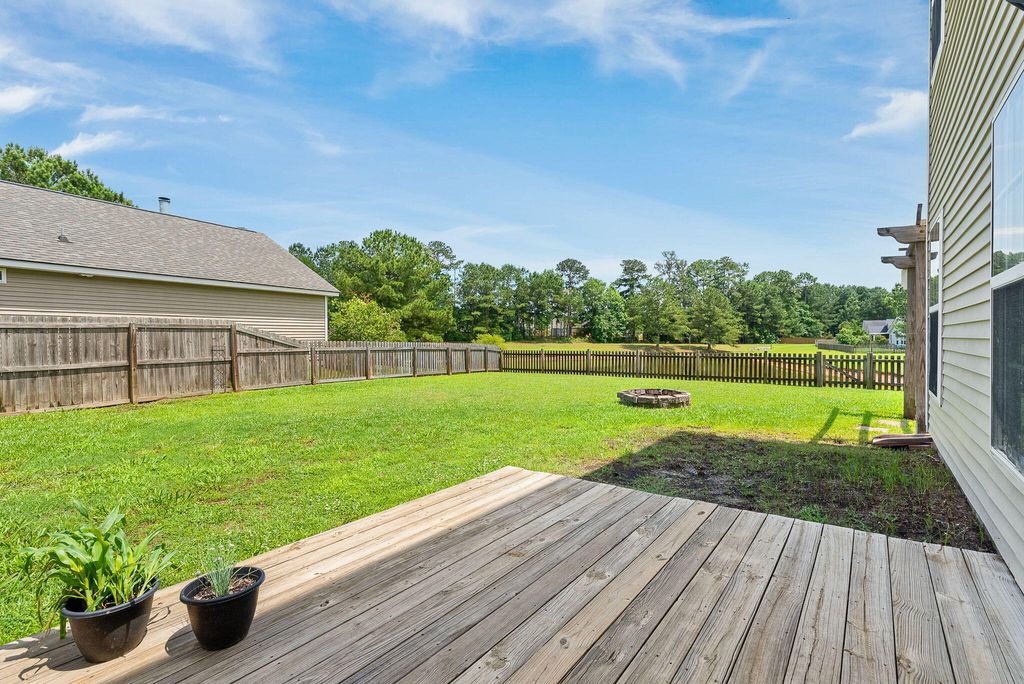 Image 32 of property listing at 303 Seneca River Drive, Summerville, SC 29485