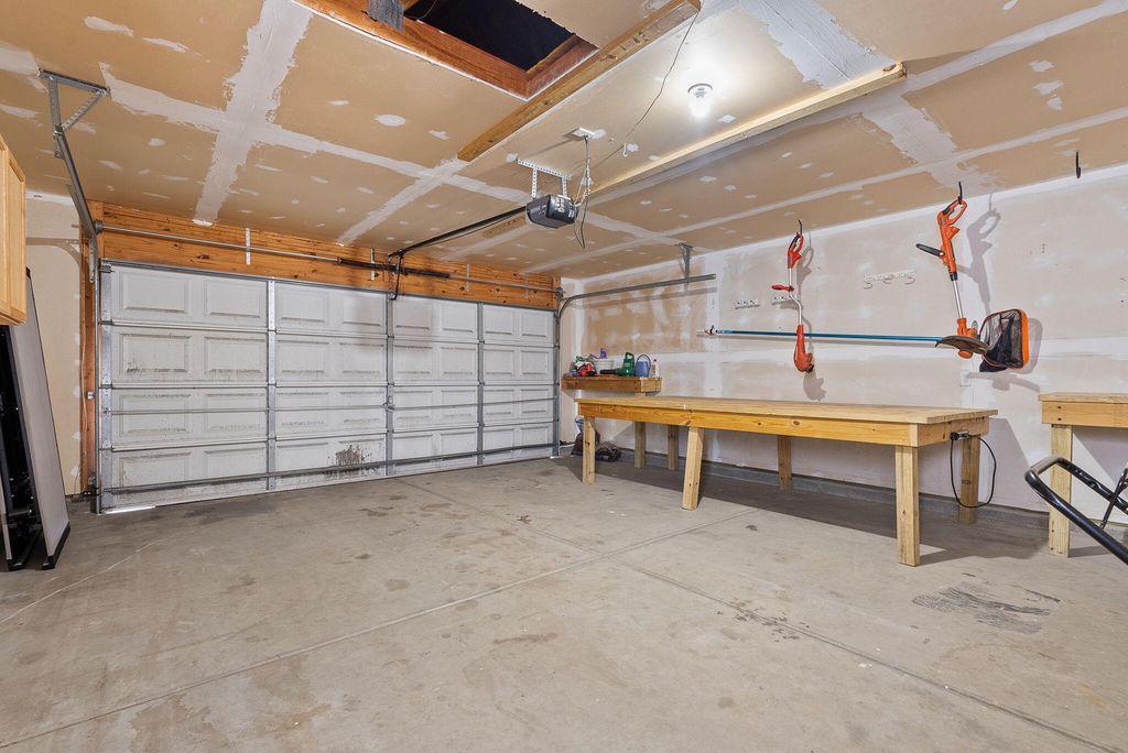Image 33 of property listing at 303 Seneca River Drive, Summerville, SC 29485