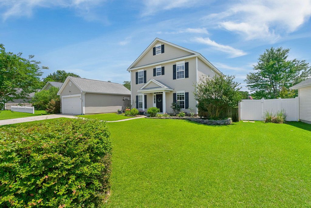 Image 36 of property listing at 303 Seneca River Drive, Summerville, SC 29485