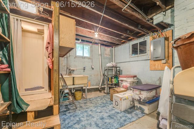 279 N Howard Avenue, Sanilac Township, MI 48422