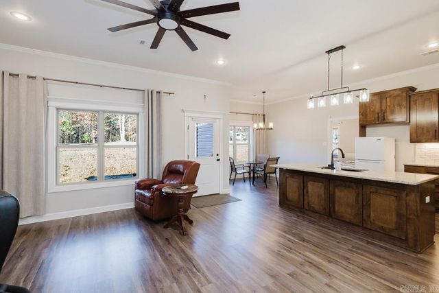 454 Mackenzie, Sheridan, AR 72150