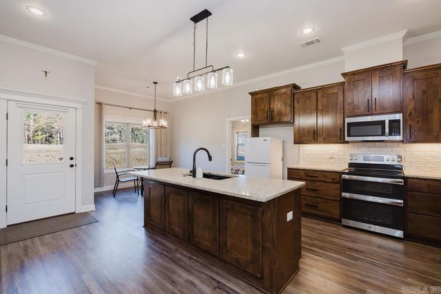 454 Mackenzie, Sheridan, AR 72150