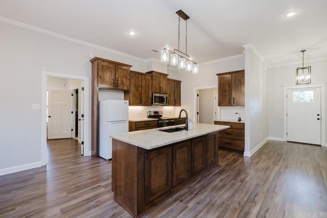 454 Mackenzie, Sheridan, AR 72150