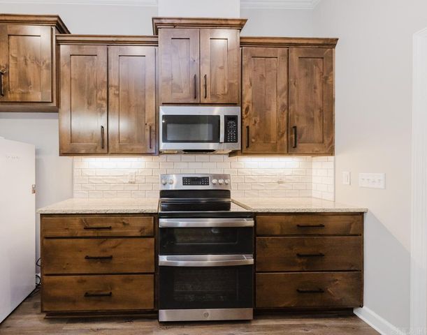 454 Mackenzie, Sheridan, AR 72150