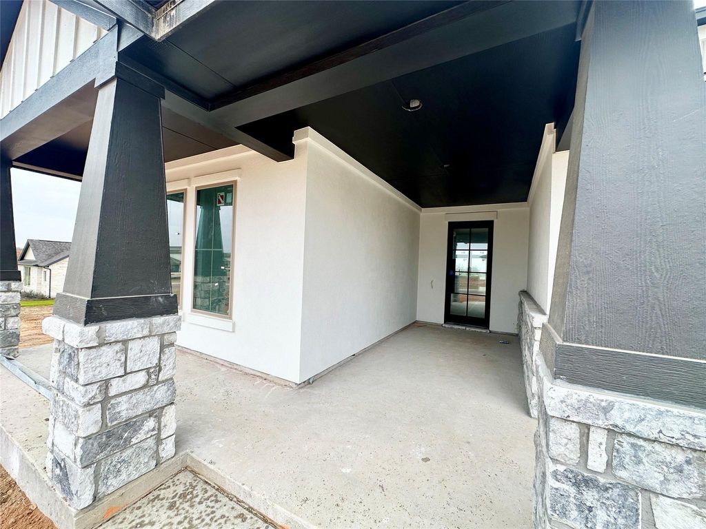 150 Firethorn LOOP, Bastrop, TX 78602