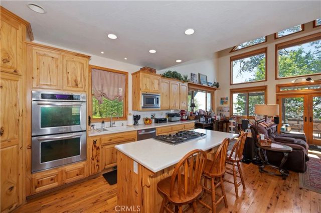 30 Park Drive, Running Springs, CA 92382
