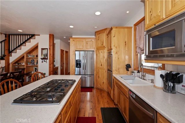 30 Park Drive, Running Springs, CA 92382