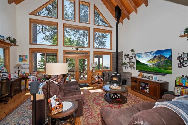 30 Park Drive, Running Springs, CA 92382