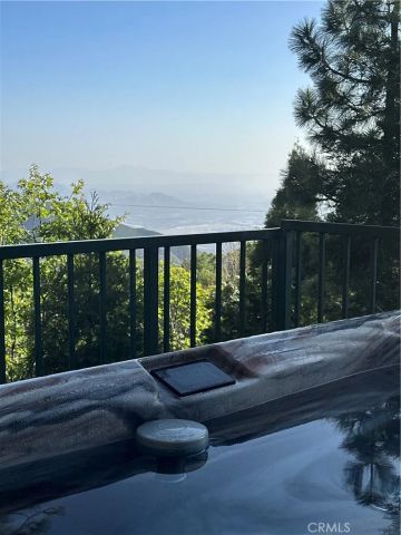 30 Park Drive, Running Springs, CA 92382