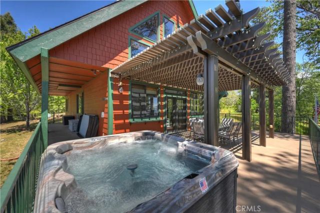 30 Park Drive, Running Springs, CA 92382
