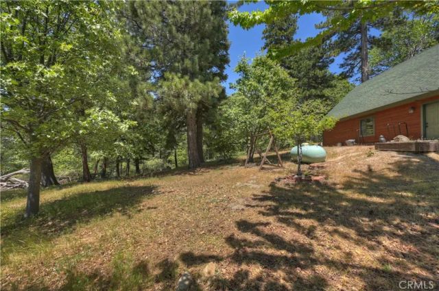 30 Park Drive, Running Springs, CA 92382
