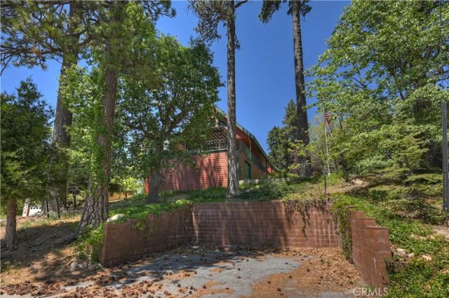 30 Park Drive, Running Springs, CA 92382