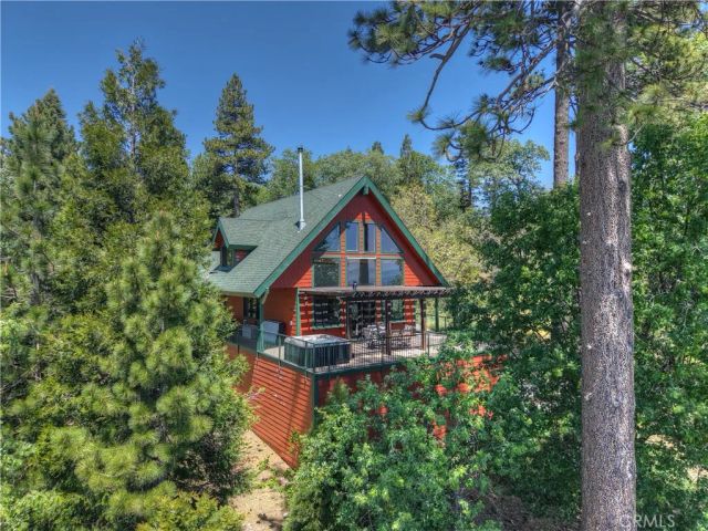 30 Park Drive, Running Springs, CA 92382