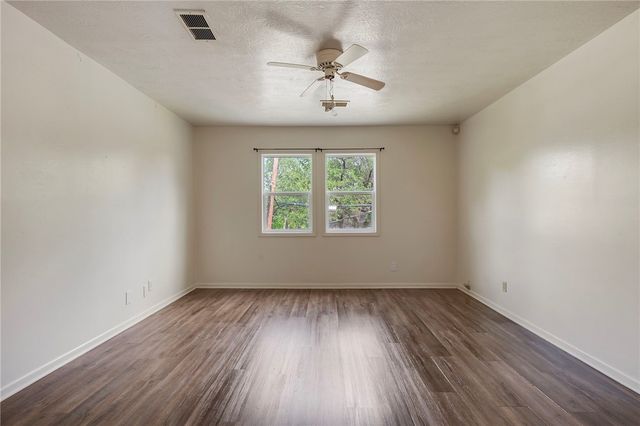 400 Robertson Street, Bryan, TX 77803