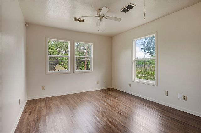 400 Robertson Street, Bryan, TX 77803
