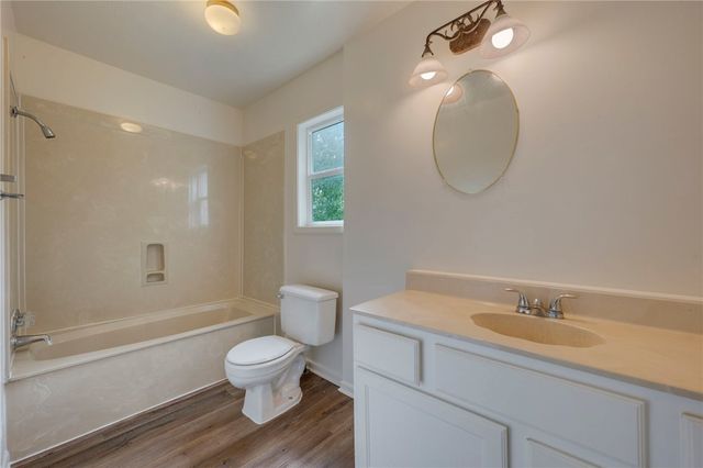 400 Robertson Street, Bryan, TX 77803