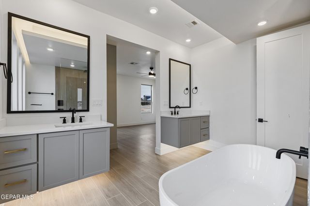 629 Paseo De La Reina Street, Horizon City, TX 79928