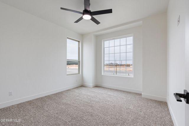 629 Paseo De La Reina Street, Horizon City, TX 79928