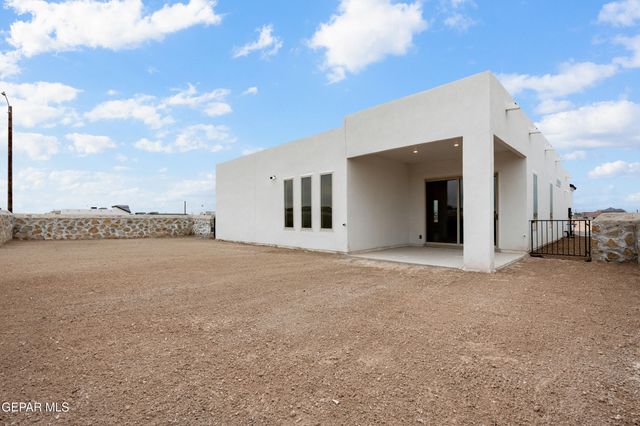 629 Paseo De La Reina Street, Horizon City, TX 79928