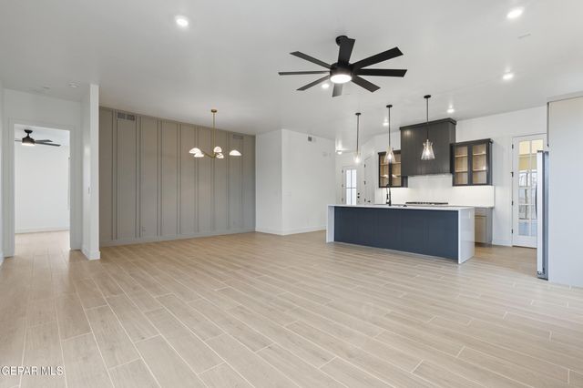 629 Paseo De La Reina Street, Horizon City, TX 79928