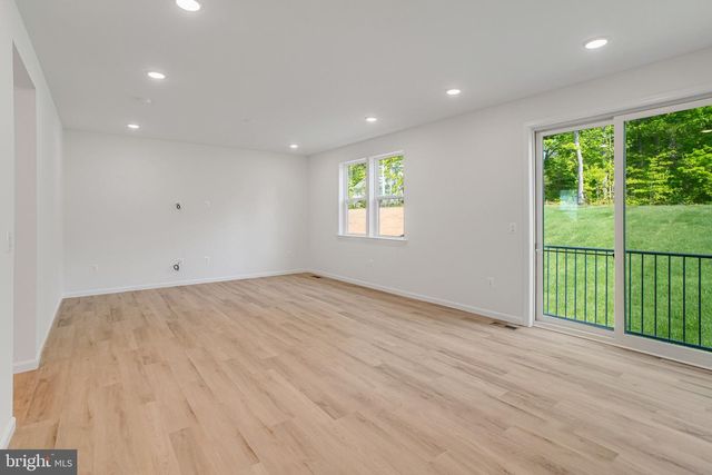 35619 PINE NEEDLE LN, Locust Grove, VA 22508