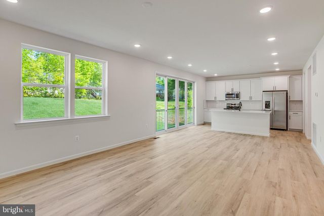 35619 PINE NEEDLE LN, Locust Grove, VA 22508