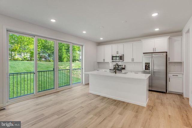 35619 PINE NEEDLE LN, Locust Grove, VA 22508
