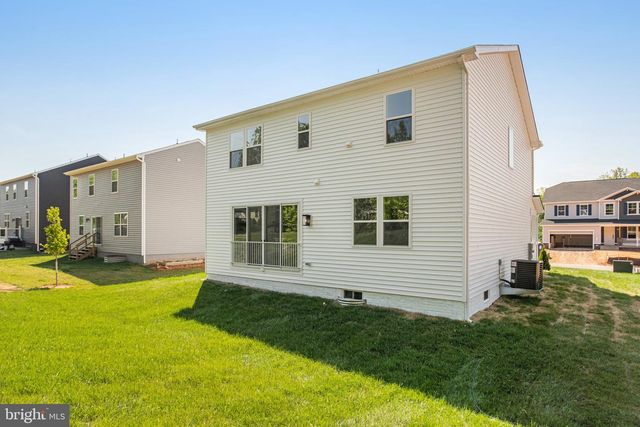 35619 PINE NEEDLE LN, Locust Grove, VA 22508