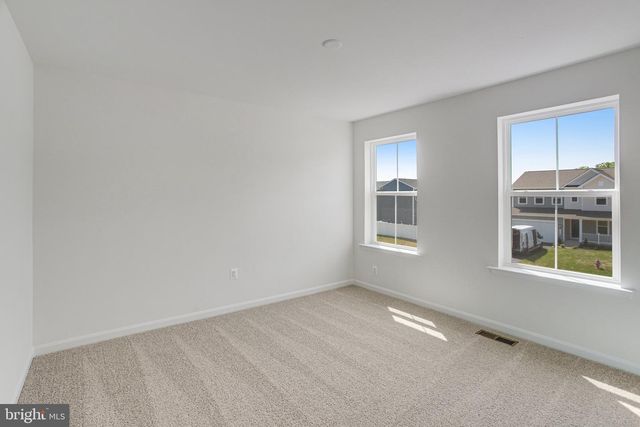 35619 PINE NEEDLE LN, Locust Grove, VA 22508