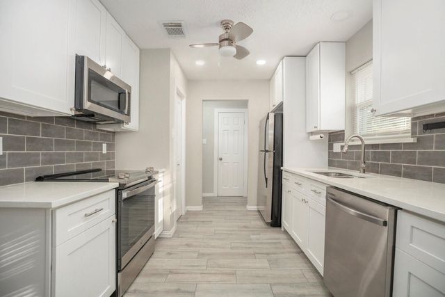 702 Reynolds Avenue, League City, TX 77573