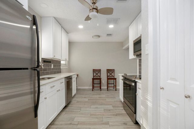 702 Reynolds Avenue, League City, TX 77573